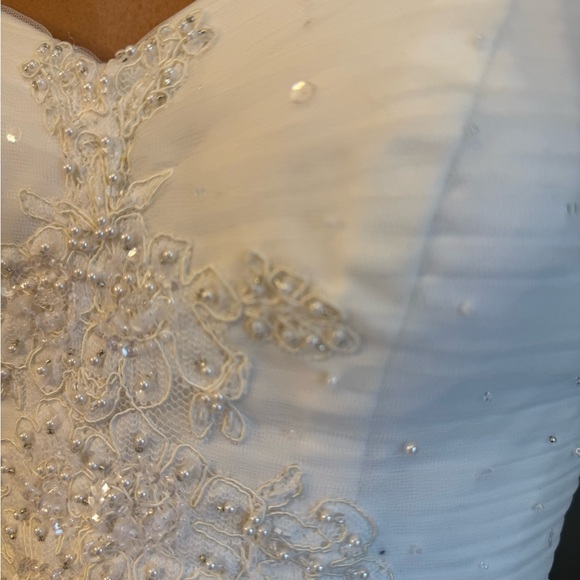 Oleg Cassini Ivory Gown - Picture 6 of 12
